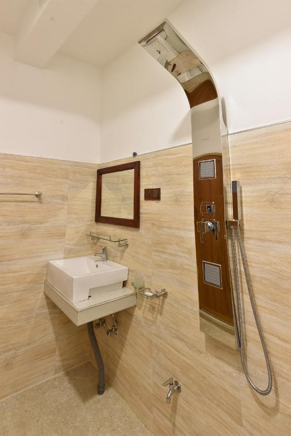Gold Crown Residence Дамбула Екстериор снимка